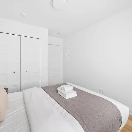 Brand New Contemporary 2-Bedroom Apartment-2