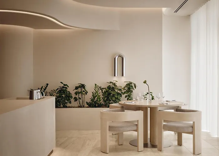 Vogue Downtown, Curio Collection By Hilton